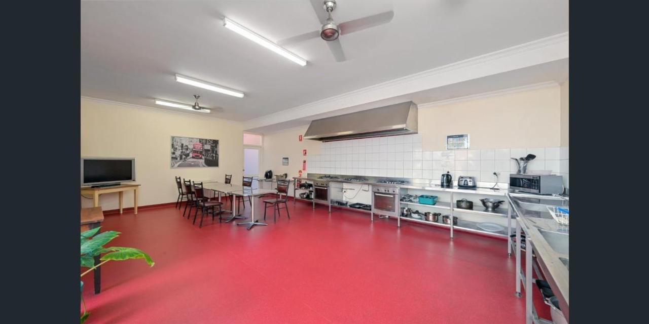 Emu Backpackers Perth - Note - Valid Passport Required For Check In Vandrarhem Exteriör bild